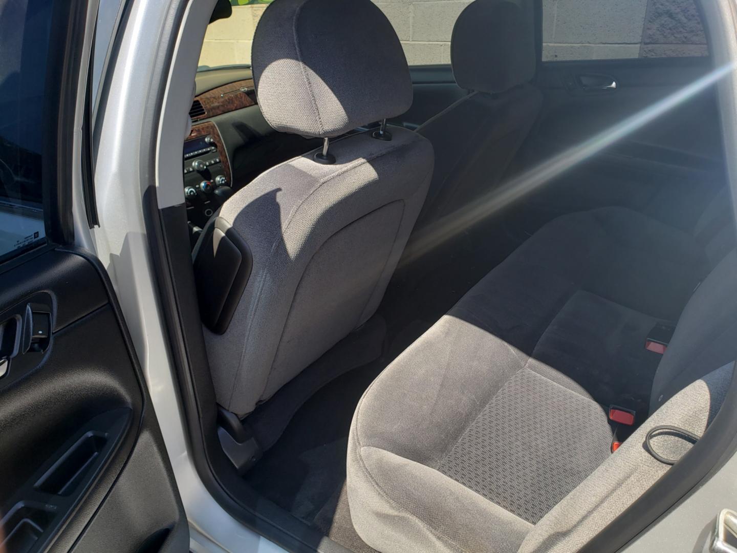 2013 silver /gray and black Chevrolet Impala LS (2G1WA5E32D1) with an 3.6L V6 DOHC 16V FFV engine, 6-Speed Automatic transmission, located at 323 E Dunlap Ave., Phoenix, AZ, 85020, (602) 331-9000, 33.567677, -112.069000 - 2013 Chevrolet Impala LS, EXCELLENT condition, A Real Must See!!.... No accidents, Power everything, Ice cold ac, Gray and Black interior with gary cloth seats in near perfect condition, power windows, power door locks, clean Arizona title, Runs and Drives Excellent. Very clean inside and out, Any q - Photo#11